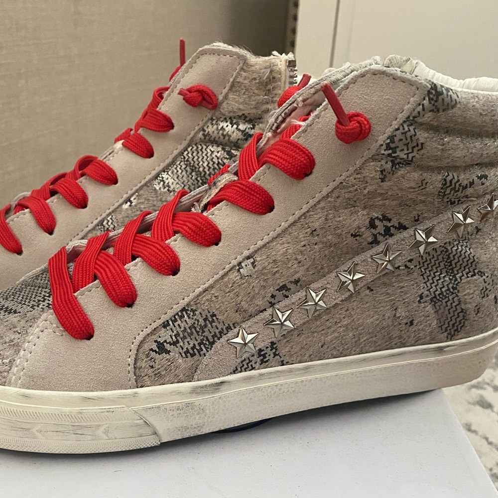 Steve Madden Hightops